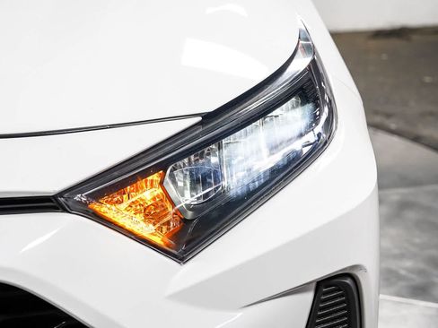 Certified 2022 Toyota RAV4 LE FWD image 8