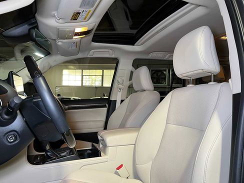 Used 2023 Lexus GX 460 Premium w/ Premium Plus Package image 26
