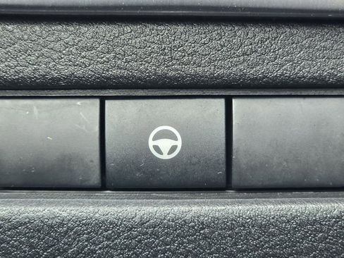 Used 2022 Nissan Rogue SV AWD/4WD image 14