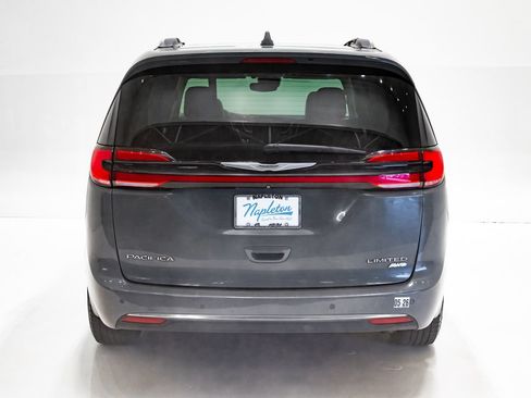 Used 2021 Chrysler Pacifica Limited w/ Premium & Safety Sphere Group AWD/4WD image 28