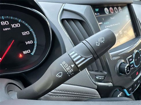 Used 2018 Chevrolet Cruze Premier image 40