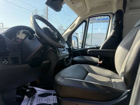 Used 2024 RAM ProMaster 2500 w/ Convenience Group FWD image 7