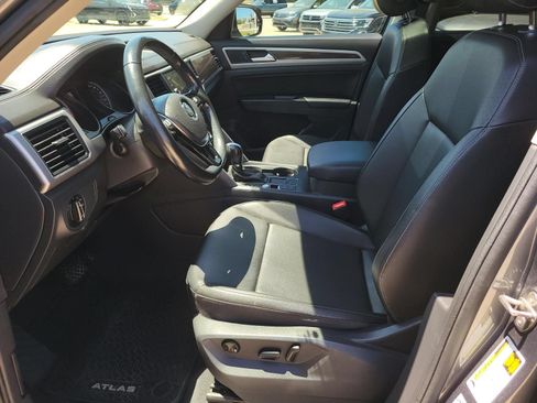 Used 2019 Volkswagen Atlas SE w/ Panoramic Sunroof Package FWD image 24