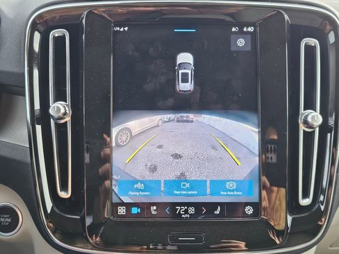 Used 2023 Volvo XC40 B5 Plus w/ Climate Package image 8