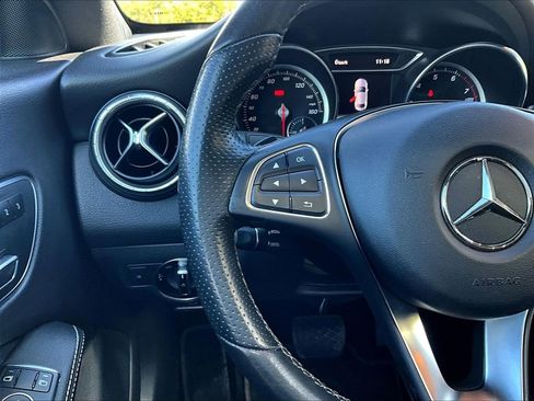 Used 2018 Mercedes-Benz CLA 250 image 15
