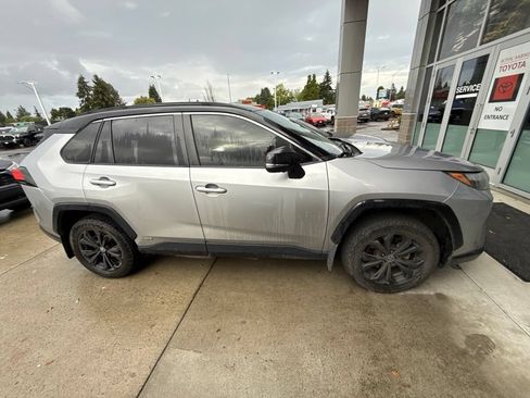 Used 2023 Toyota RAV4 XSE AWD/4WD image 4