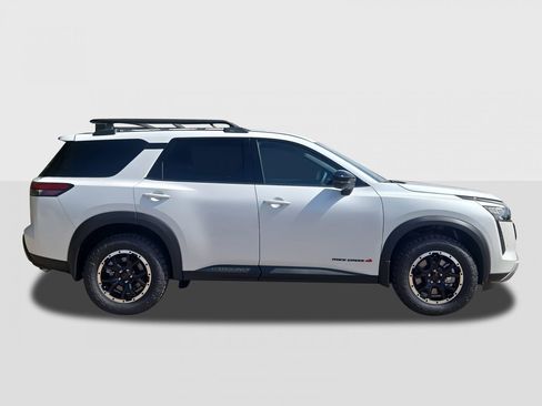 New 2026 Nissan Pathfinder Rock Creek image 4