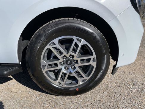 New 2025 Ford Expedition Active image 59