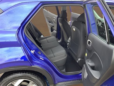 Used 2025 Hyundai Venue SEL image 13