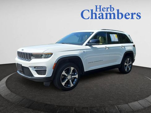 Used 2023 Jeep Grand Cherokee 4WD 4xe image 8
