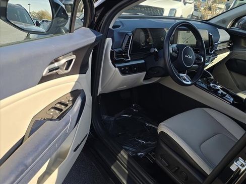 Used 2024 Kia Sportage EX image 9