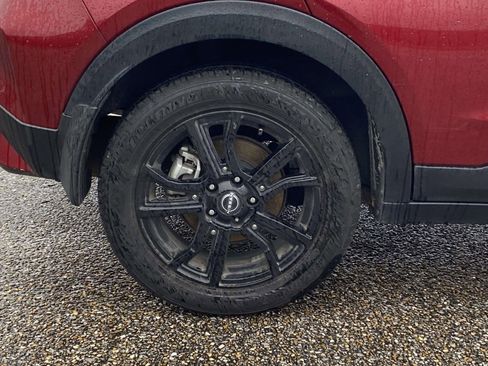 Used 2023 Nissan Kicks SV image 9