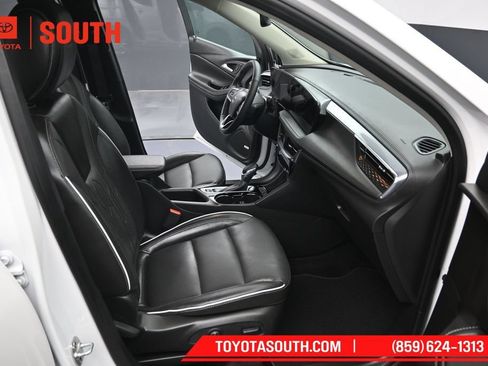 Used 2025 Buick Encore GX Avenir w/ Avenir Convenience Package AWD/4WD image 30