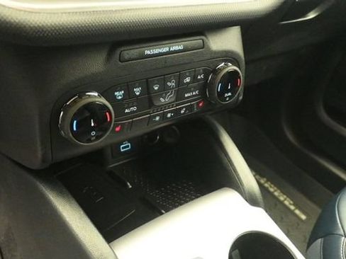 Certified 2022 Ford Bronco Sport Outer Banks w/ Tech Package AWD/4WD image 17