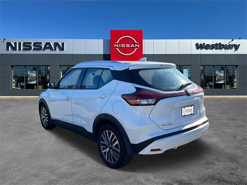 Used 2023 Nissan Kicks SV image 8