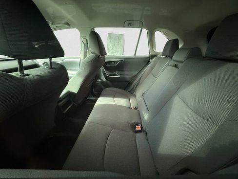 Used 2021 Toyota RAV4 LE w/ Carpet Mat Package (TMS) image 8
