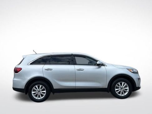 Used 2019 Kia Sorento AWD V6 image 16