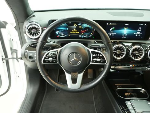 Used 2022 Mercedes-Benz CLA 250 image 24
