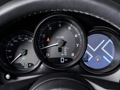 Certified 2025 Porsche Macan image 19