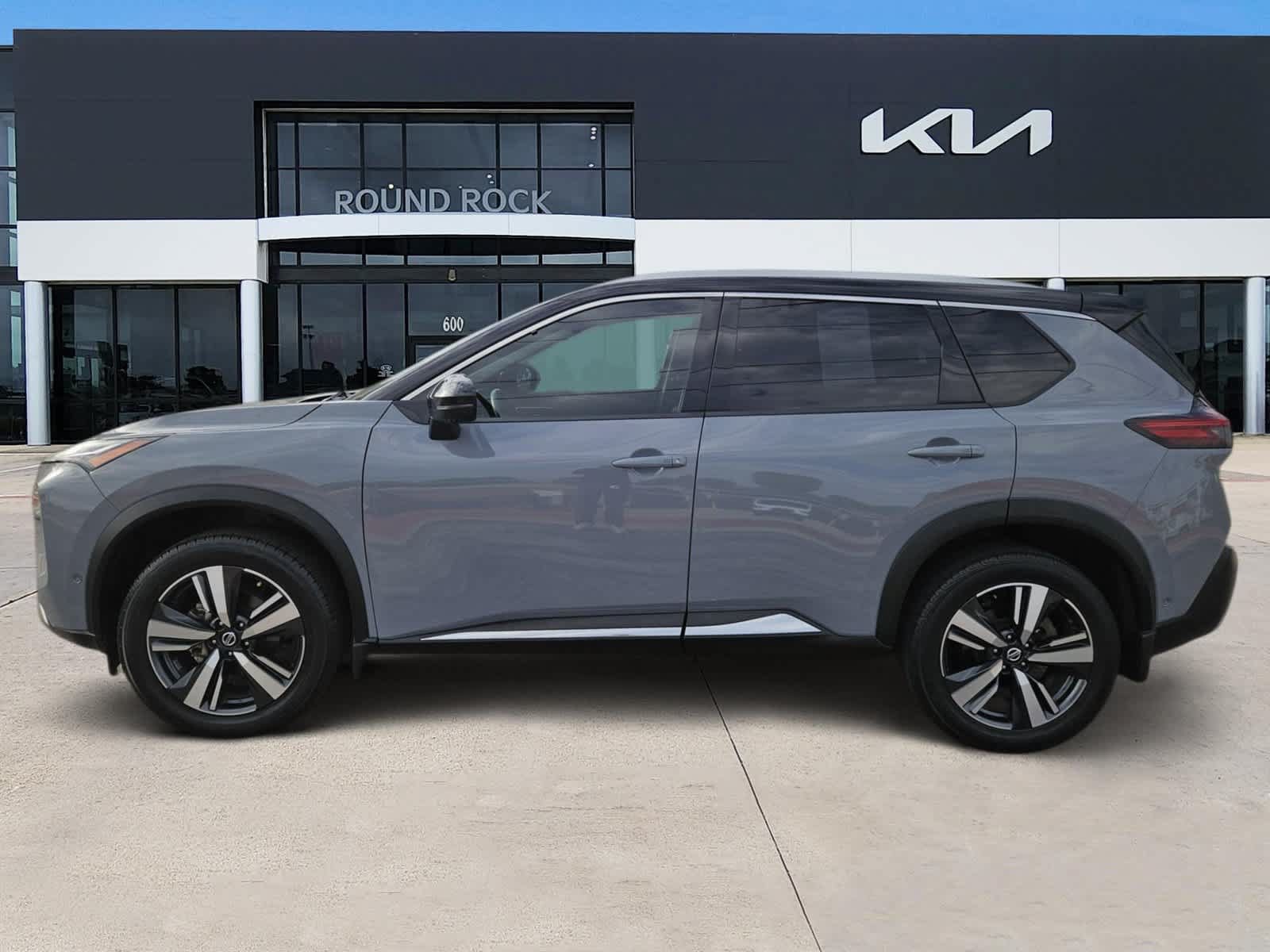 Used 2021 Nissan Rogue Platinum FWD image 4