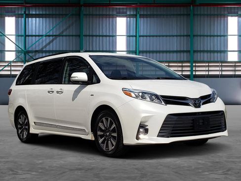 Used 2019 Toyota Sienna Limited Premium image 6