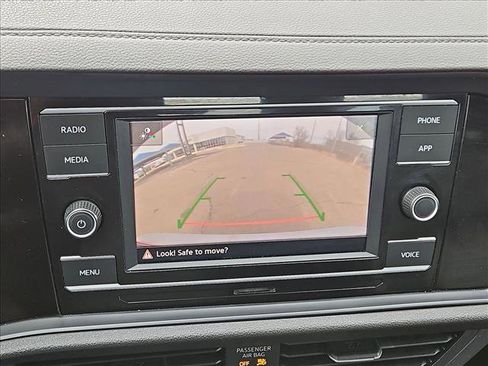 Used 2024 Volkswagen Jetta SE image 13