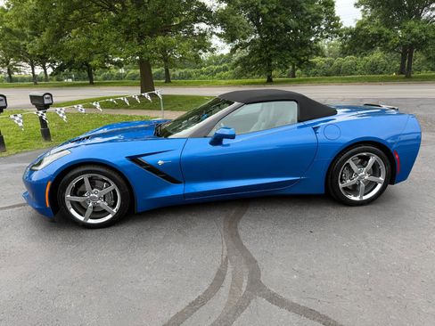 Used 2015 Chevrolet Corvette Stingray Convertible w/ 3LT Preferred Equipment Group RWD image 7