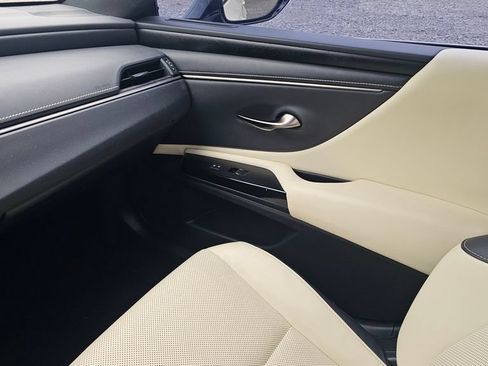 Used 2022 Lexus ES 350 w/ Premium Package FWD image 11