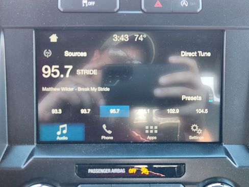 Used 2016 Ford F150 XLT w/ Equipment Group 302A Luxury image 11