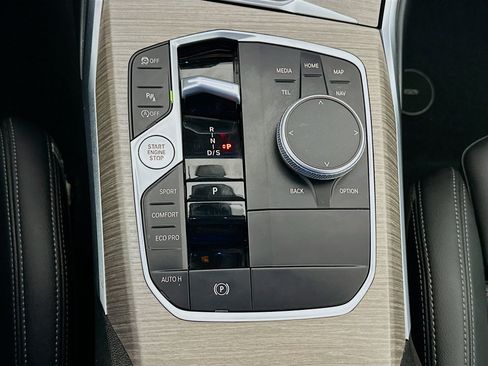 Used 2025 BMW 330i Sedan image 25