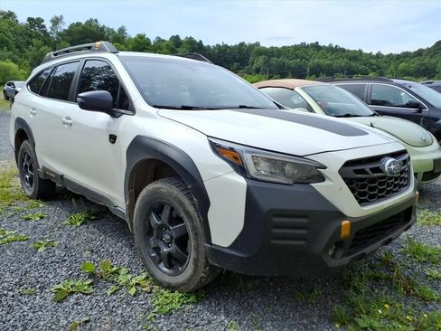 Certified 2022 Subaru Outback Wilderness w/ Wilderness Package AWD/4WD image 7