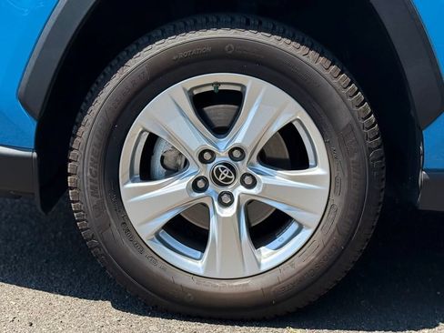 Certified 2021 Toyota RAV4 LE AWD/4WD image 9