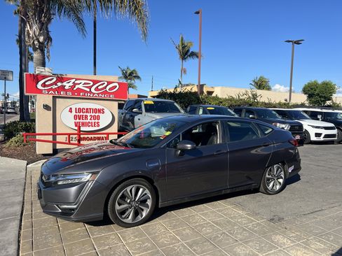 Used 2018 Honda Clarity Plug-In Hybrid image 5