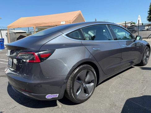 Used 2018 Tesla Model 3 Long Range RWD image 21