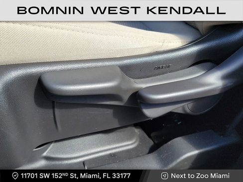 Used 2023 Chevrolet Traverse LS image 11