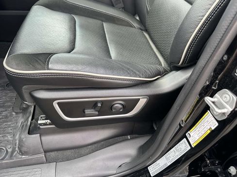 Used 2023 RAM 1500 Laramie AWD/4WD image 21