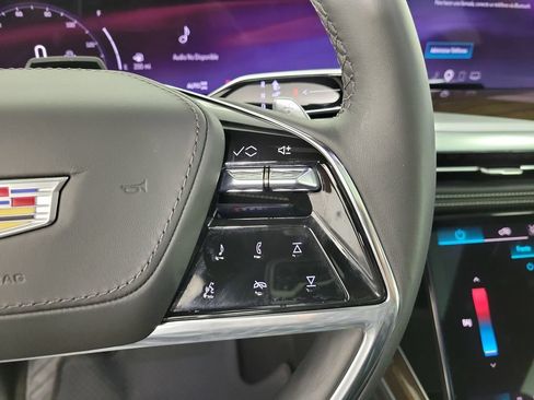 Certified 2026 Cadillac Escalade ESV Platinum Sport AWD/4WD image 24