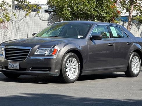 Used 2014 Chrysler 300 image 8