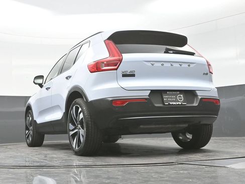 Used 2024 Volvo XC40 B5 Plus w/ Protection Package Premier AWD/4WD image 28