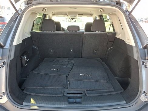 Used 2023 Nissan Rogue SV image 29