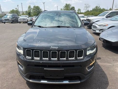 Used 2018 Jeep Compass Limited w/ Navigation Group FWD image 2