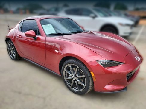 Used 2017 MAZDA MX-5 Miata RF Grand Touring RWD image 12