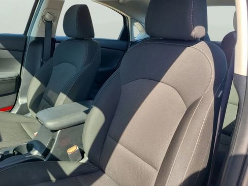 Used 2024 Kia Forte LXS image 19