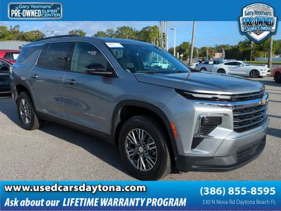 Used 2025 Chevrolet Traverse LT