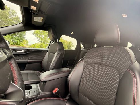 Used 2025 Ford Escape ST-Line AWD/4WD image 23