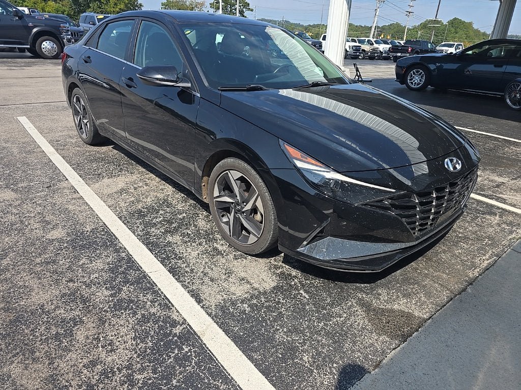 Used 2021 Hyundai Elantra SEL w/ Convenience + Premium Package FWD image 10