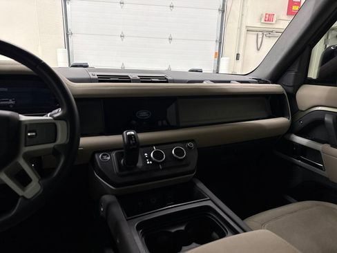 Used 2020 Land Rover Defender 110 SE image 18