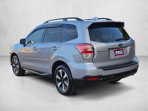 Used 2017 Subaru Forester 2.5i Limited AWD/4WD image 8
