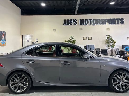Used 2018 Lexus IS 300 F Sport image 4