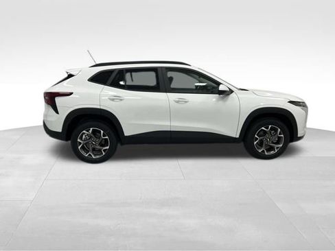 New 2026 Chevrolet Trax LT w/ Driver Confidence Package FWD image 19